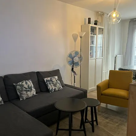 T2 -parking -35min Paris Rer 2min A Pied Apartment Evry-Gregy-sur-Yerre